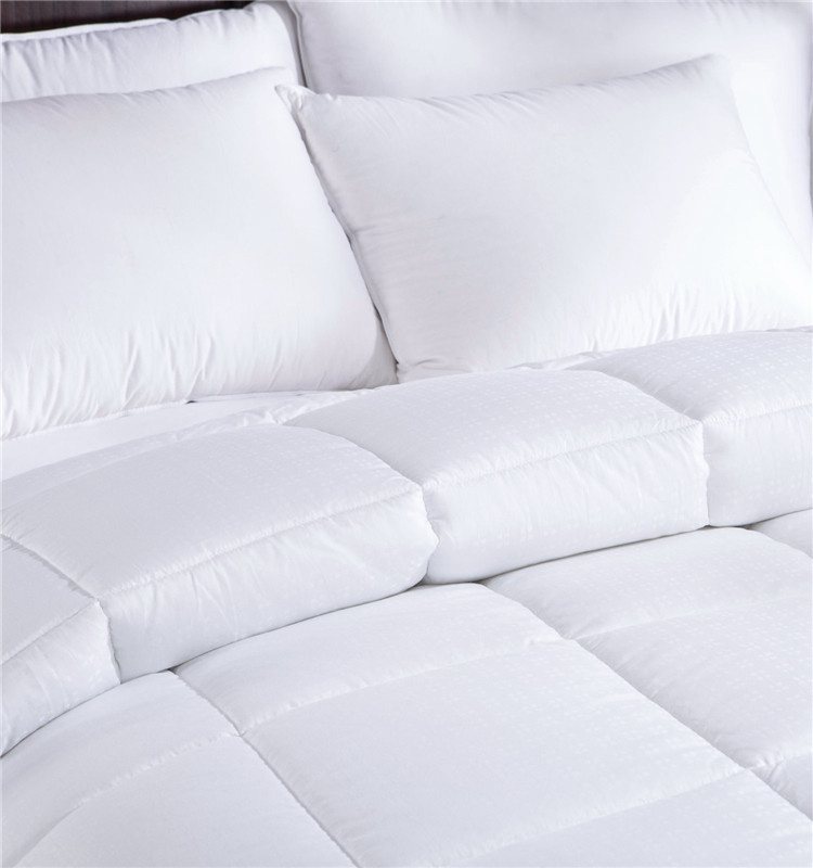 National Solid Color Hotel Polyester Microfiber Comforter (CE/OEKO-TEX, BV)