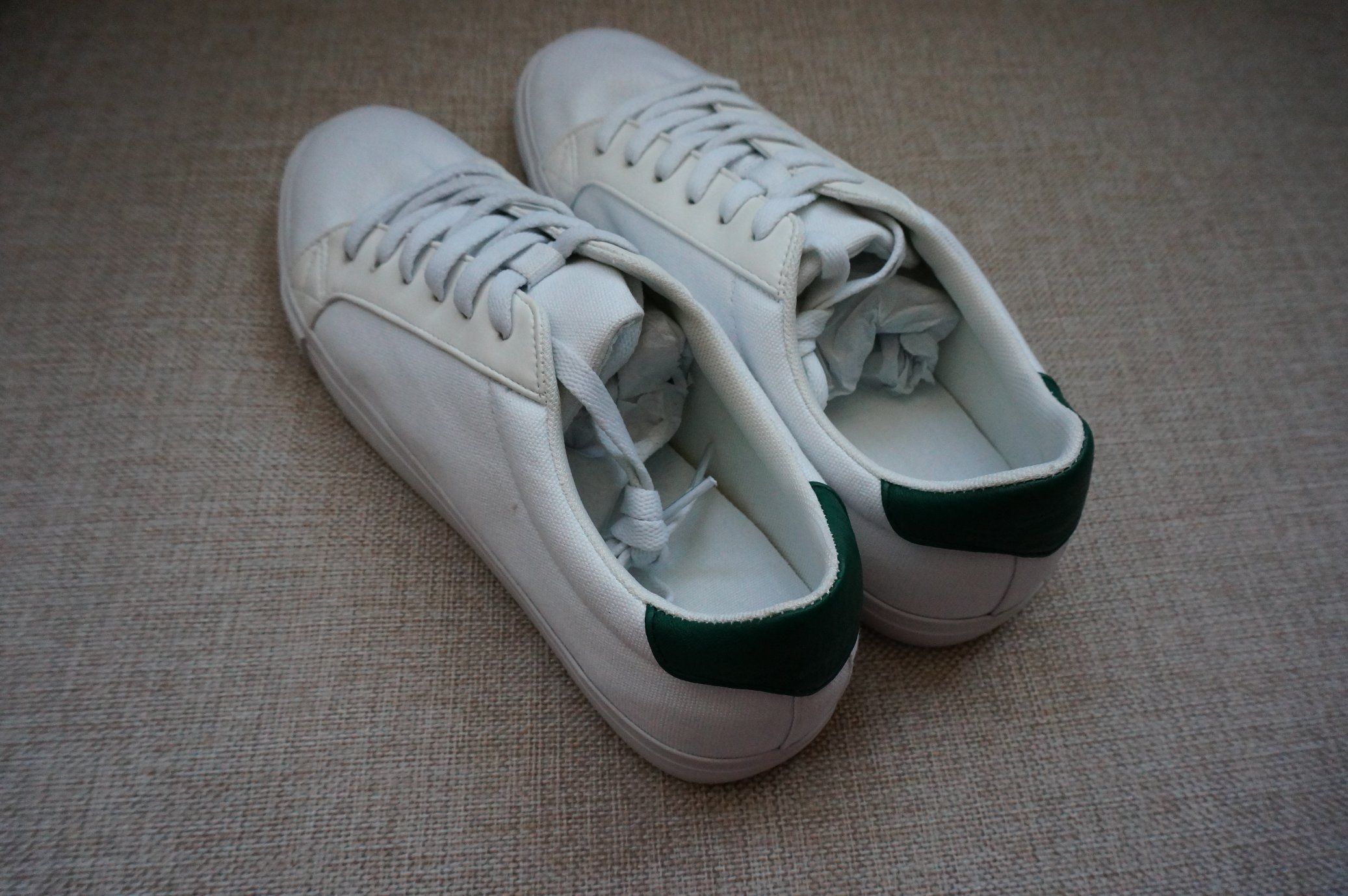 Best Quality Casual and Comfortable Canvas Shoes Many Colors