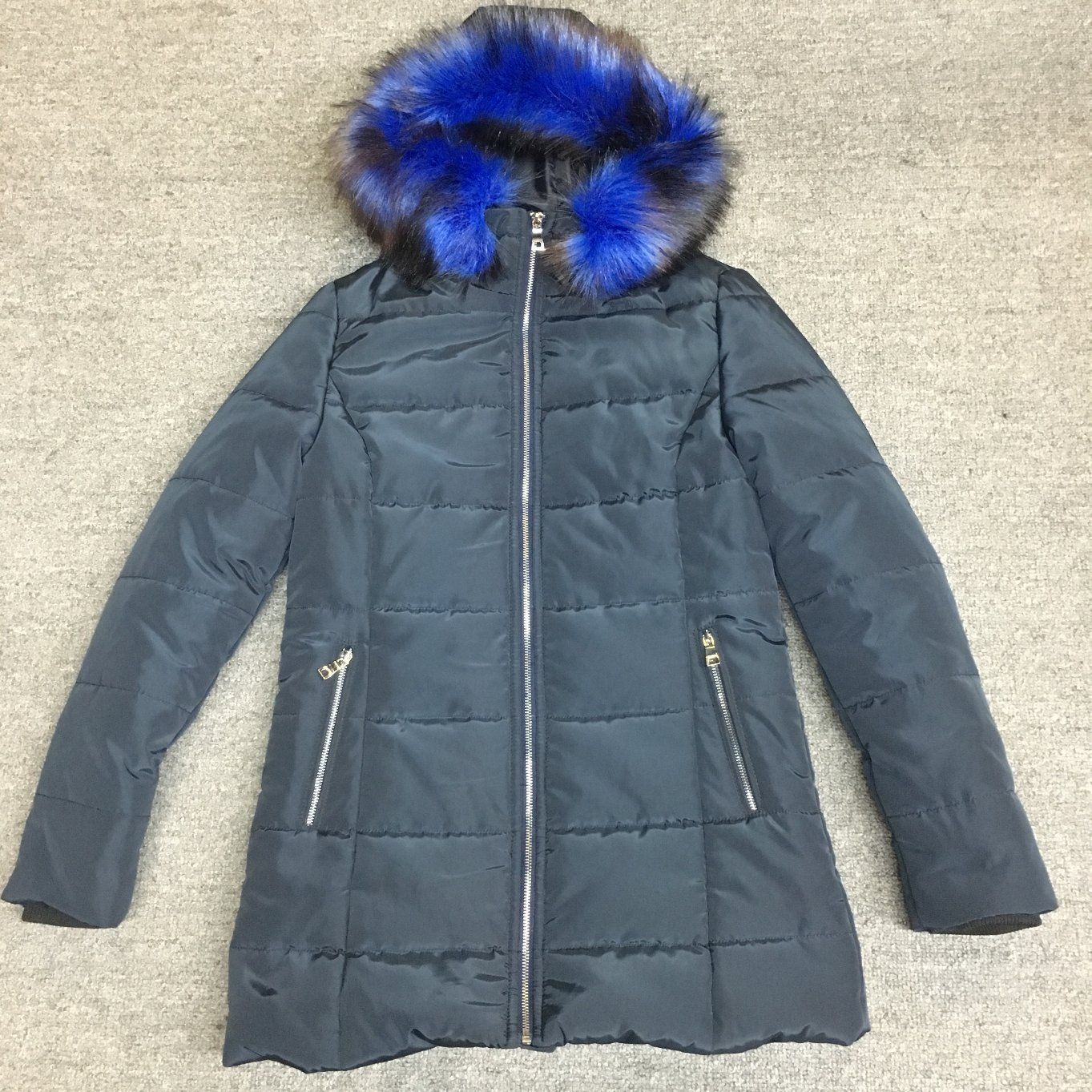 New Arrival Windproof Women Padded Jacket with Elegant Hood Fur