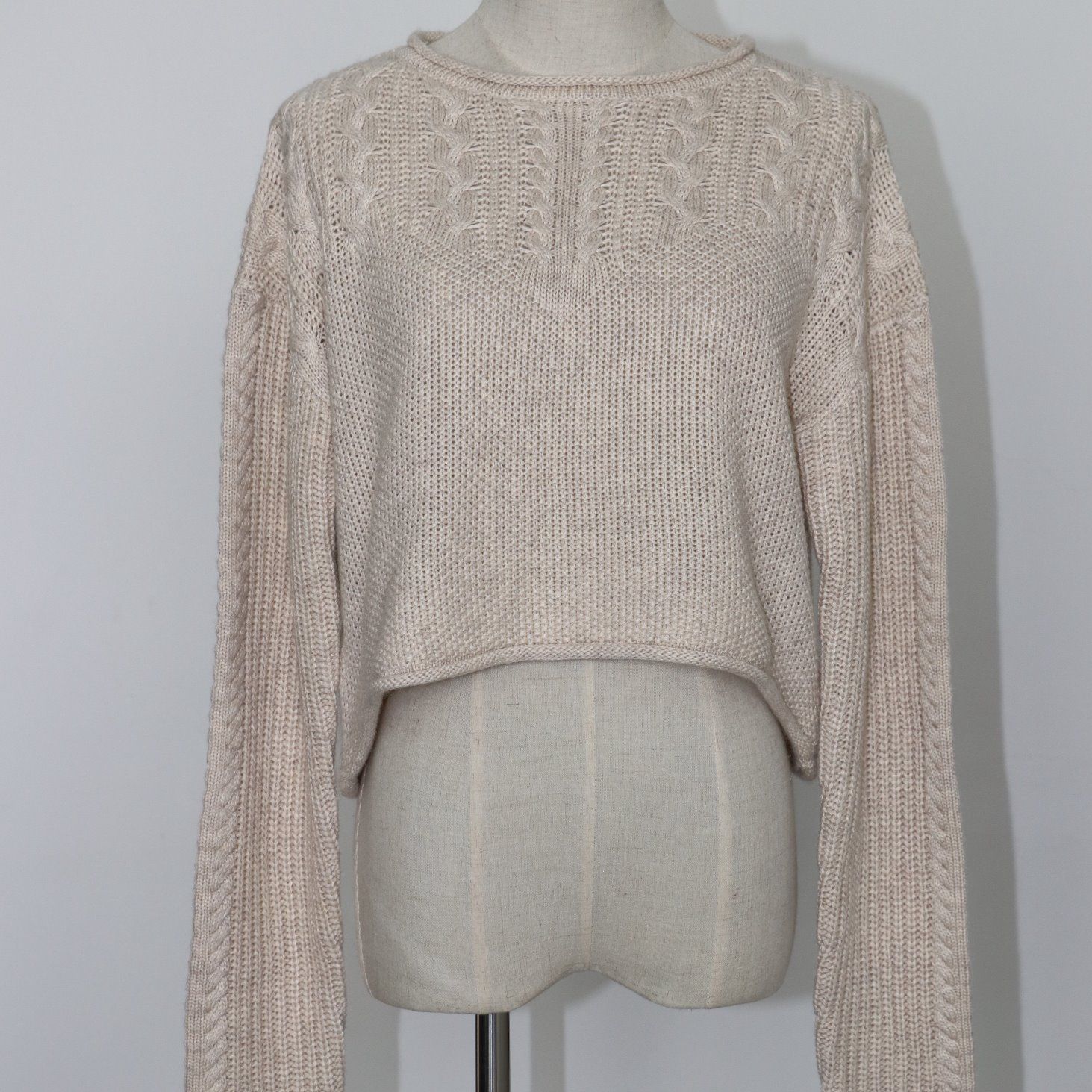 Winter Fashionable Style Soft Warm Ladies' Sweater Top in Heavy Guage with Whole Body Cable Pattern and Roll Edge