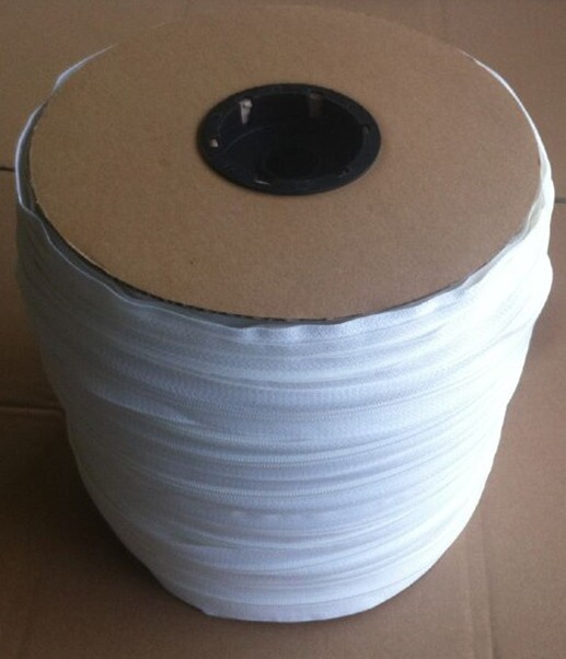 #5 Nylon Zipper Chain White Color with Bobbin Package