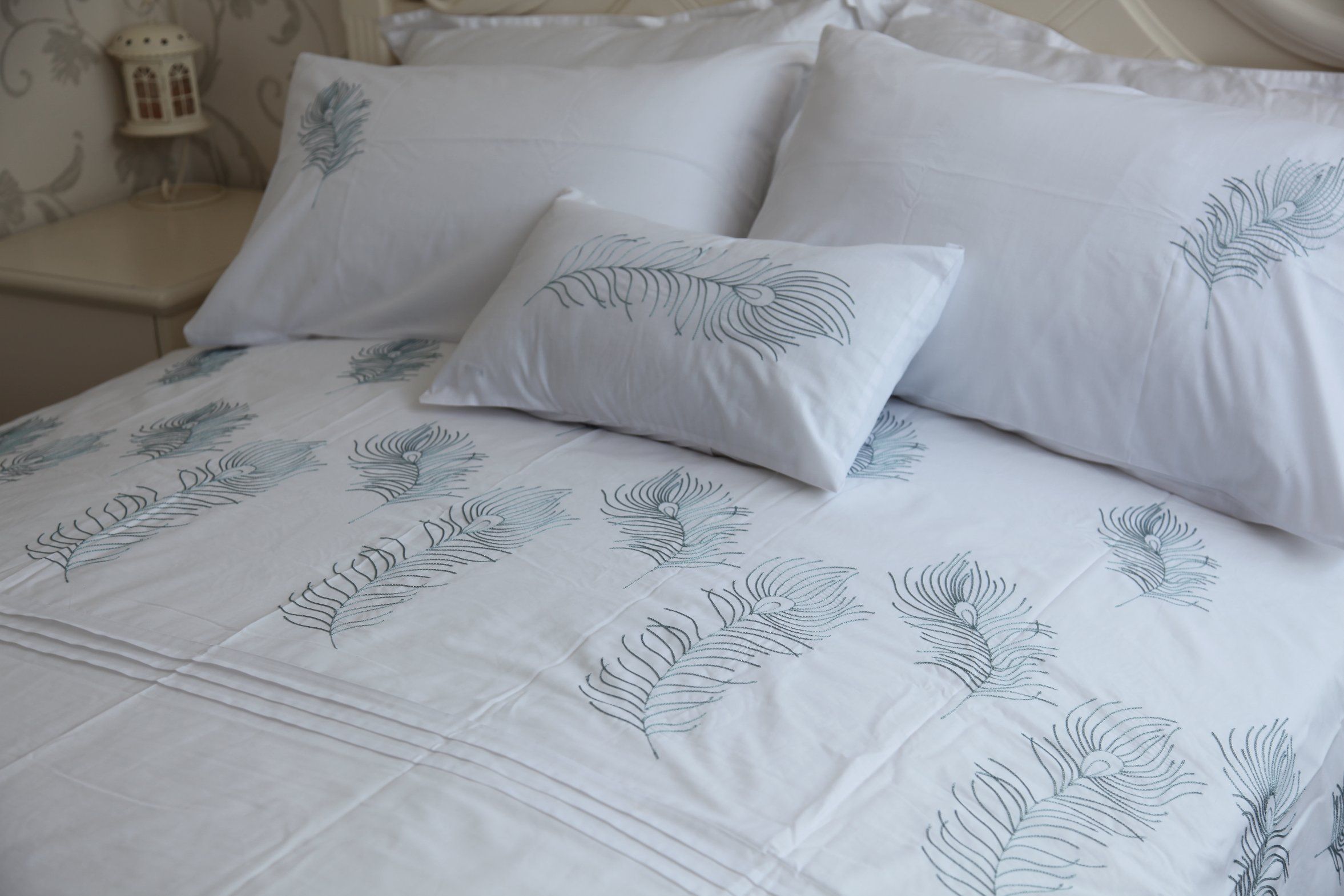 MID-Level Leaf Embrodiery Polycotton Bedding Set