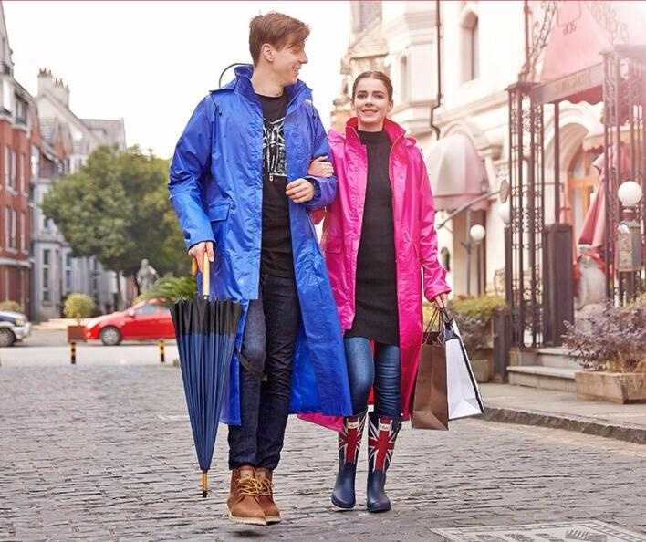 2018 Polyester Hooded Waterproof Raincoat with Mesh Layer Inside