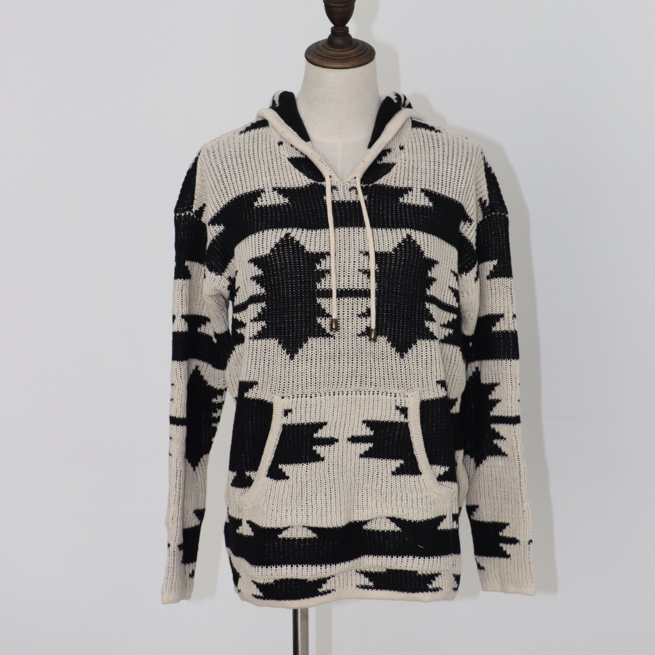 Women's Hoodie Pullover Jacket in Heavy Guage Intarsia Design with Long Sleeves and Pockets