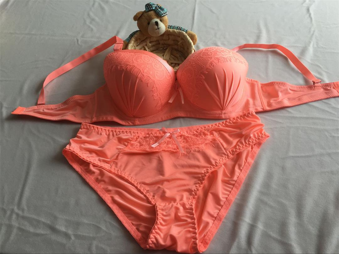 Wholesale Fashion Bra Set in Shiny Color (CS16908)