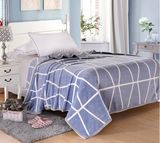 Fashionable White Stripe Binding Flannel Blanket