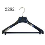 Cheap Black Design Plastic Clothing Suits Hangers