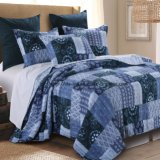 Cotton Patch Look Print Quilt in Navy (DO6073)