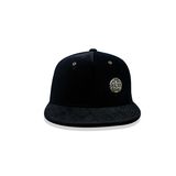 2017 Hot Sell Promotional Flat Bill Snapback Caps with Golden Embroidery