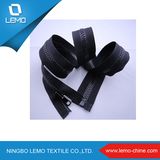 Black Plastic Zipper with Automatic Head