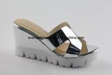 Platform Design Women Indoor Slippers with Reflecting Upper