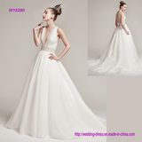 Lattice Patterns of Crystals and Pearls Decorated Wedding Dress