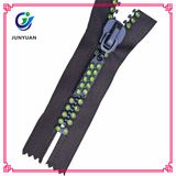 Quality Warranty Fashion Design Plastic Rhinestone Zippers