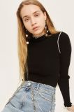 Women Short Fine Knit Sweater with Ribbed Trims