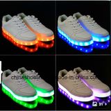 Fashion Running Skateboard Leisure Shoe with LED Light for Women