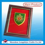 Custom Wooden Frame Metal National Emblem Trophy Frame