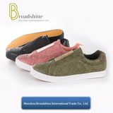 2017 New Style Slip-on Casual Men's Shoe with Embossed PU Upper