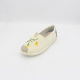 Latest Ladies Embroidered Yellow Flower Canvas Shoes with Eco-Friendly Material