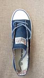 Best Quality Casual and Comfortable Canvas Shoes Many Colors
