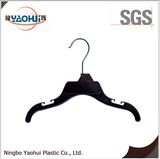 Fashion Plastic Kid Hanger with Metal Hook for Cloth