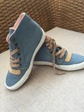 Best Quality Casual and Comfortable Canvas Shoes Many Colors