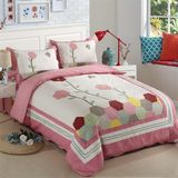 100% Cotton Geometric Printing Red Four-Piece Bedding Set