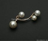 Cardigan Metal Pearl Brooch Buckle safety Lapel Tassels Pin Decoration